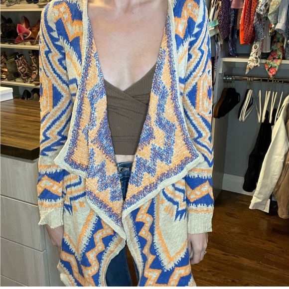 FLYING TOMATO LONG SLEEVE AZTEC CARDIGAN MULTICOLORED ORANGE AND BLUE - Picture 1 of 6